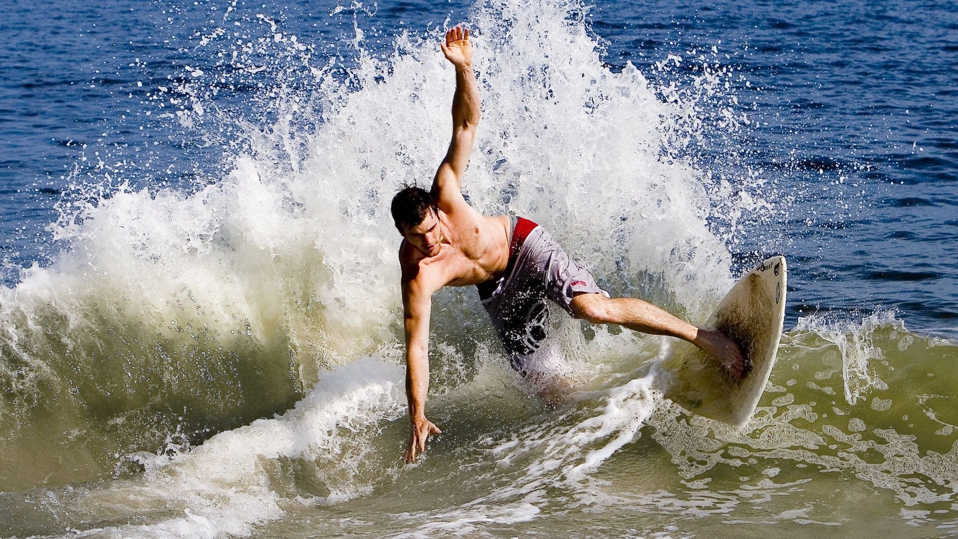 锡安超车多伦多，当篮球骑士在F1赛道完成终极压制