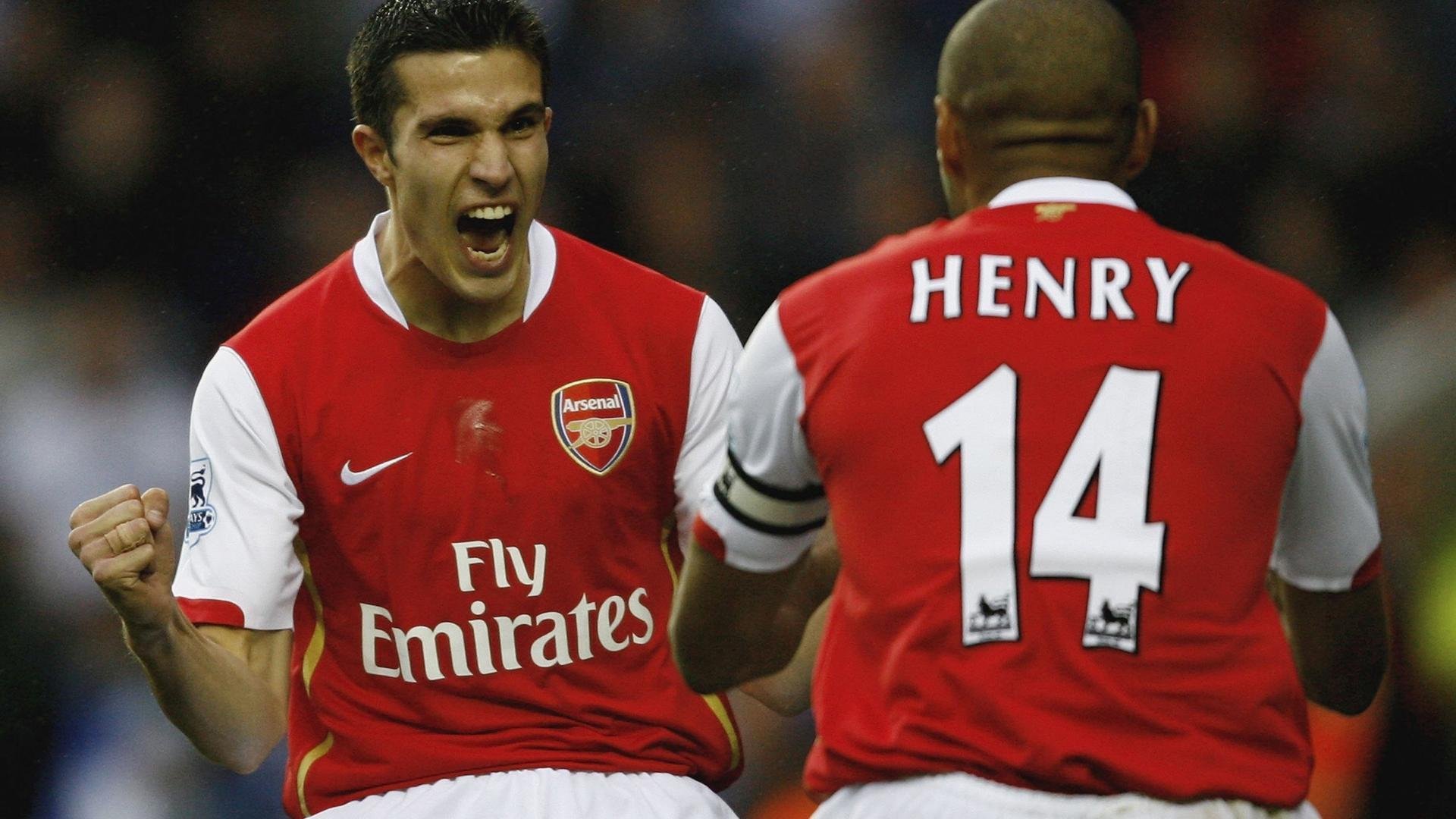 坎特爆发，乌克兰强行终结墨西哥，足球场上的战争隐喻与民族意志