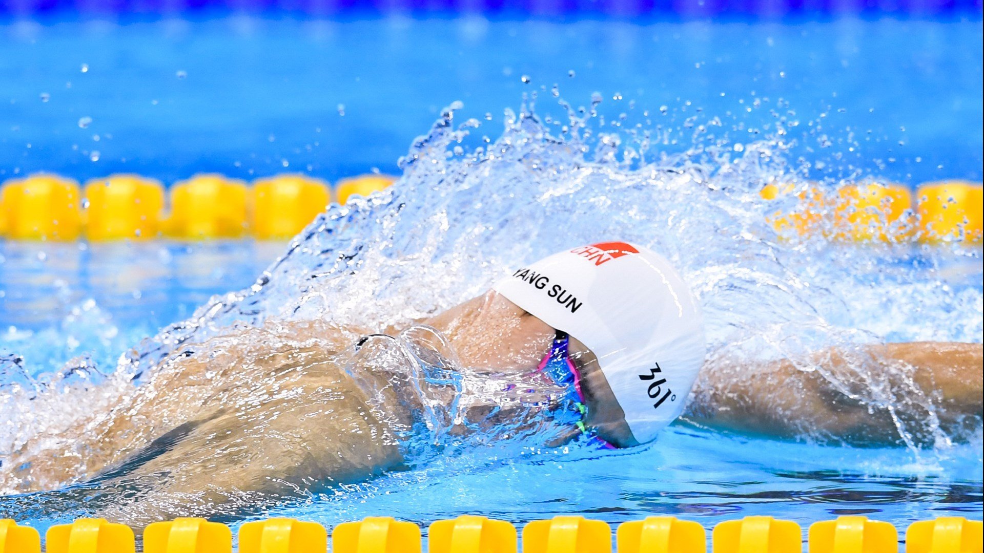 德国爆冷美国,苏亚雷斯展现巨星价值,当精密机器遭遇南美烈焰